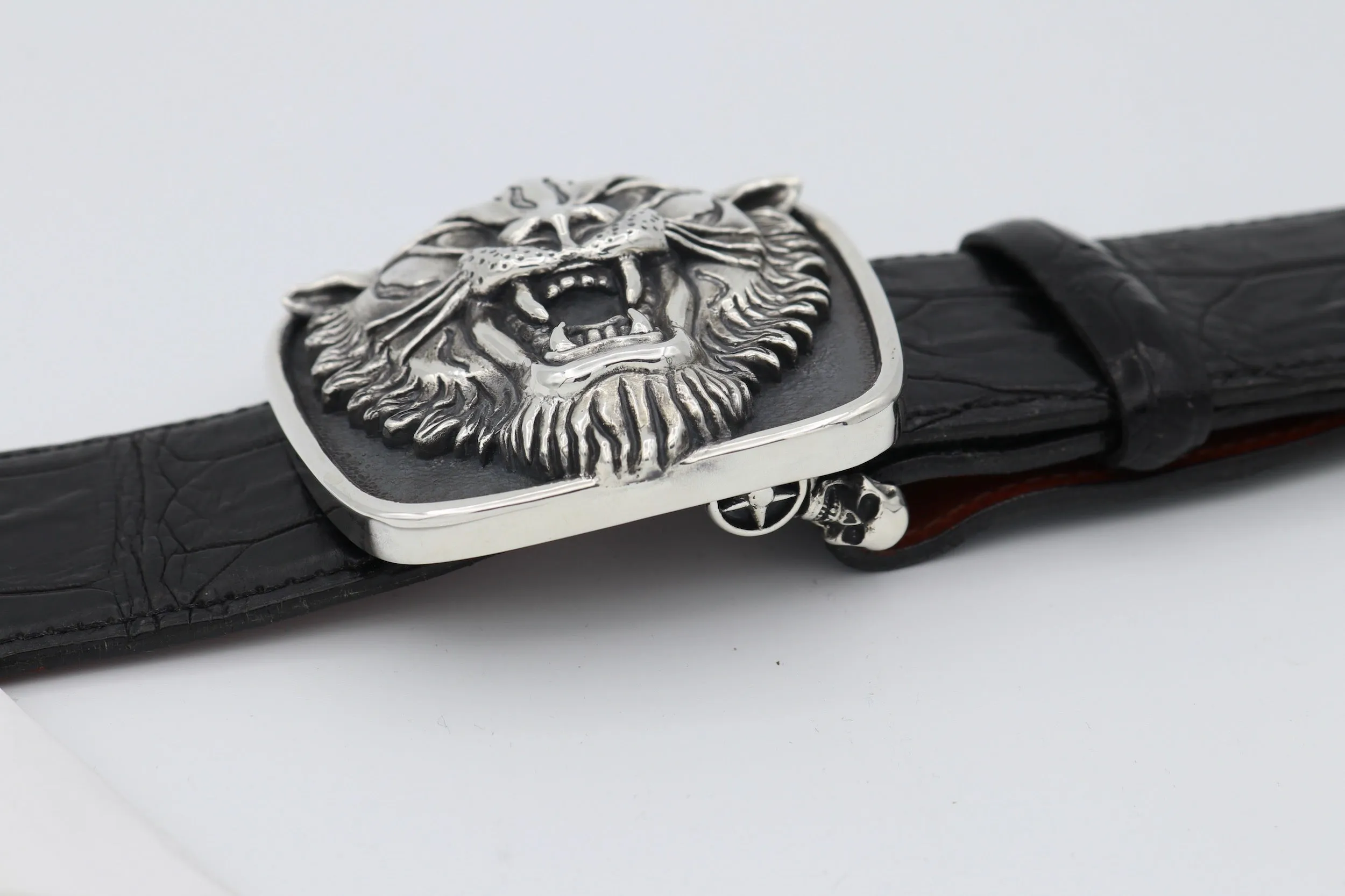 #1384 Medium Tiger Trophy Buckle 1.5"