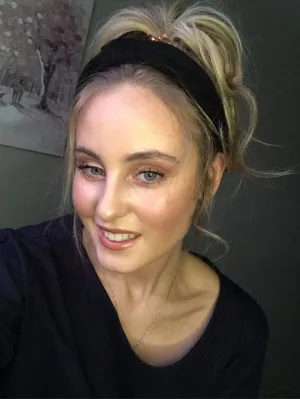 Black knot headband