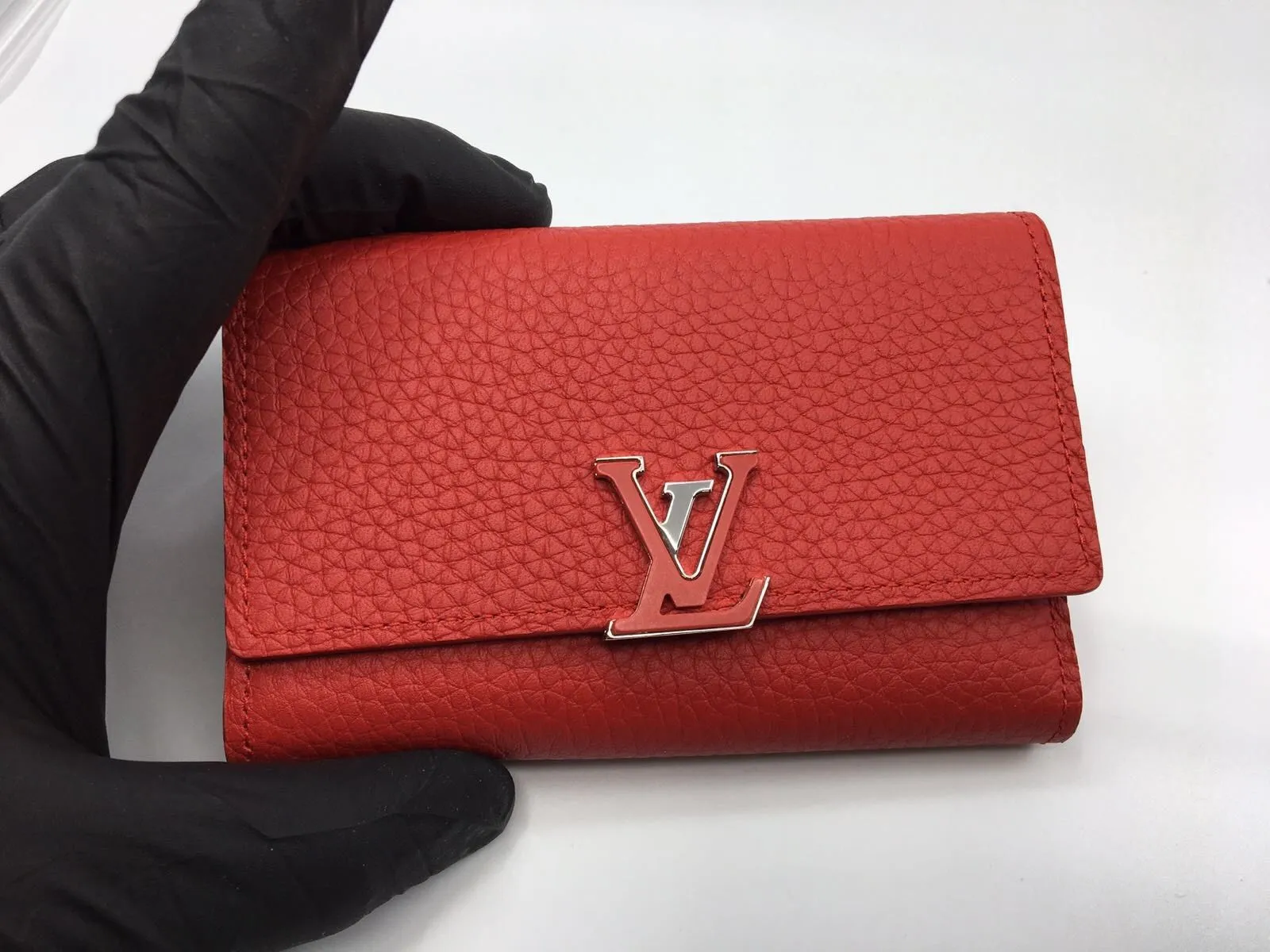 Capucines Compact Wallet Rubis