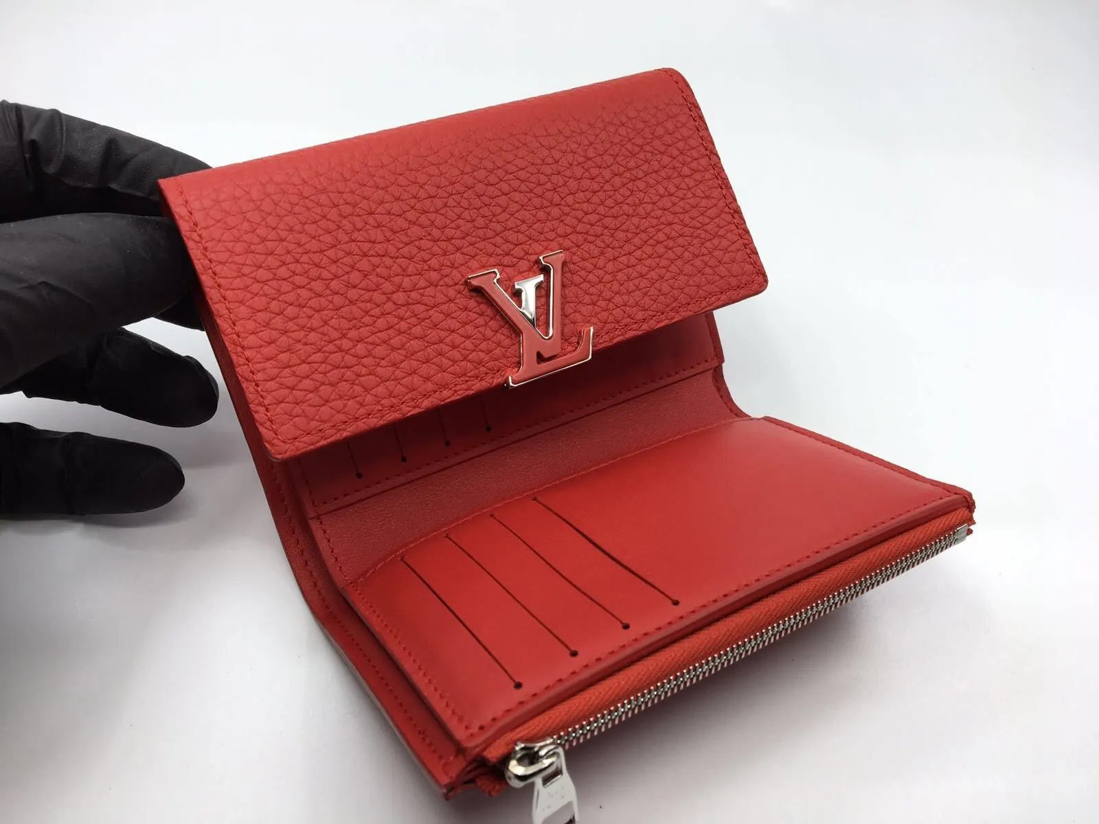 Capucines Compact Wallet Rubis