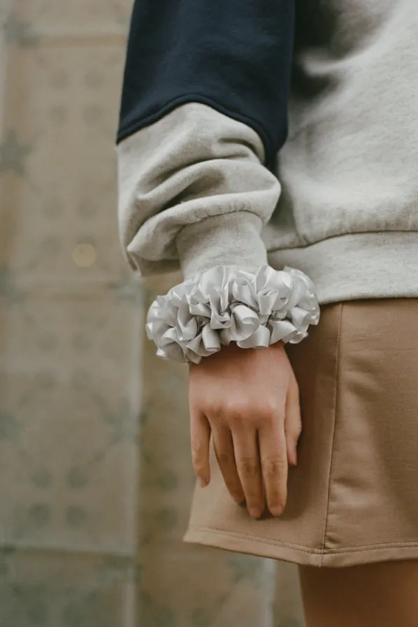 CARNATION SCRUNCHIE, SILVER