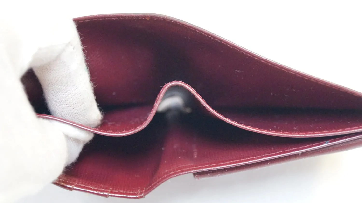 CARTIER Must De Bifold Burgundy Calfskin Bifold Wallet