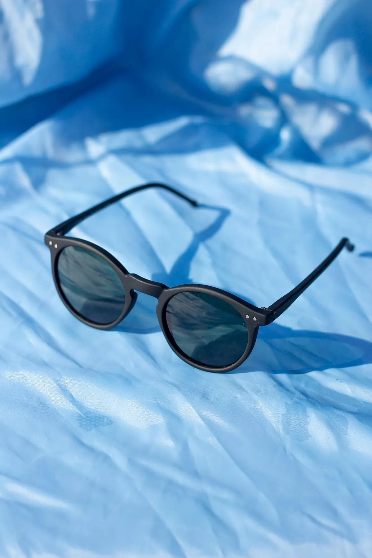Classic Round Keyhole Sunglasses