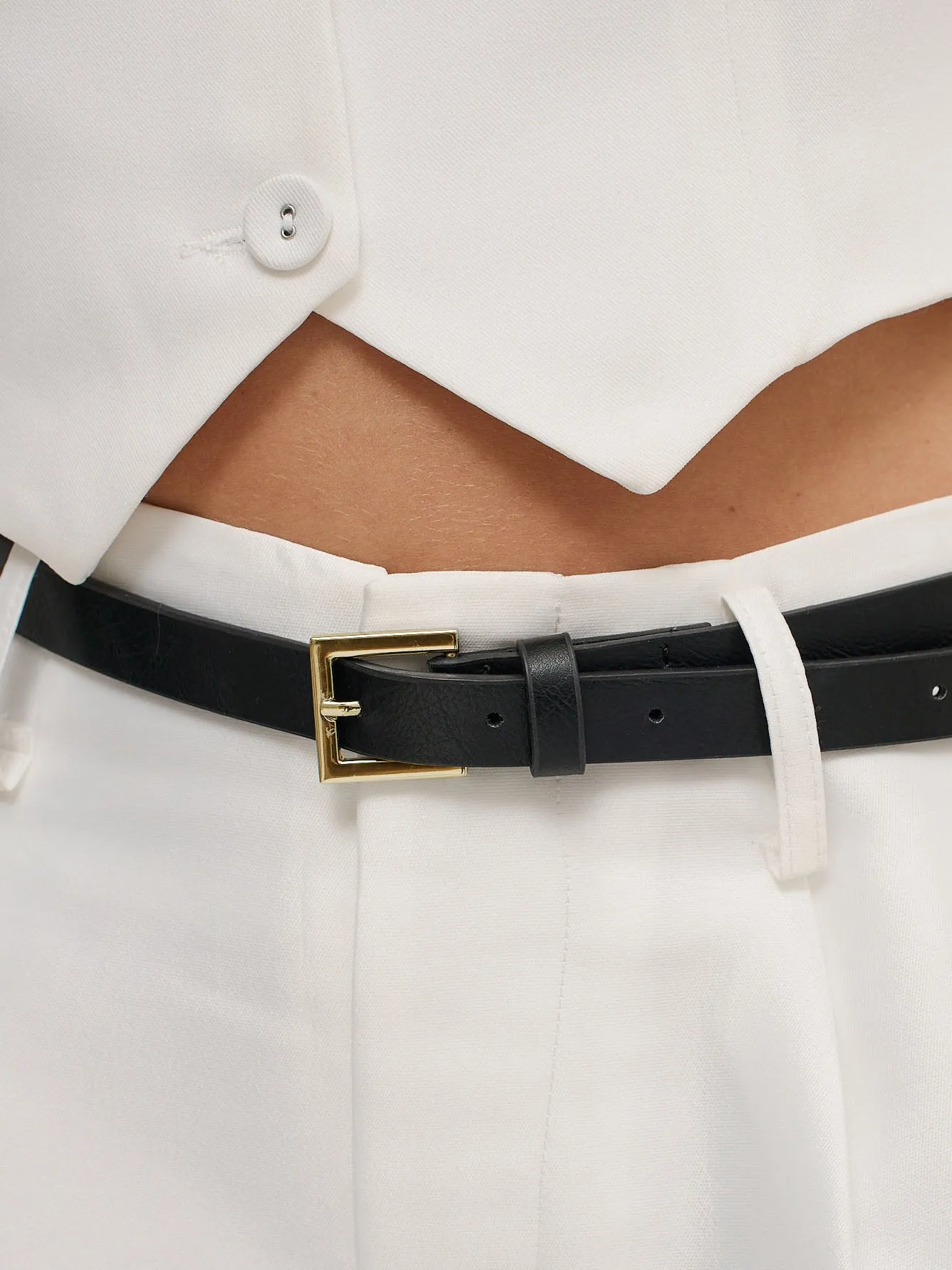 Clio Skinny Belt in Gold