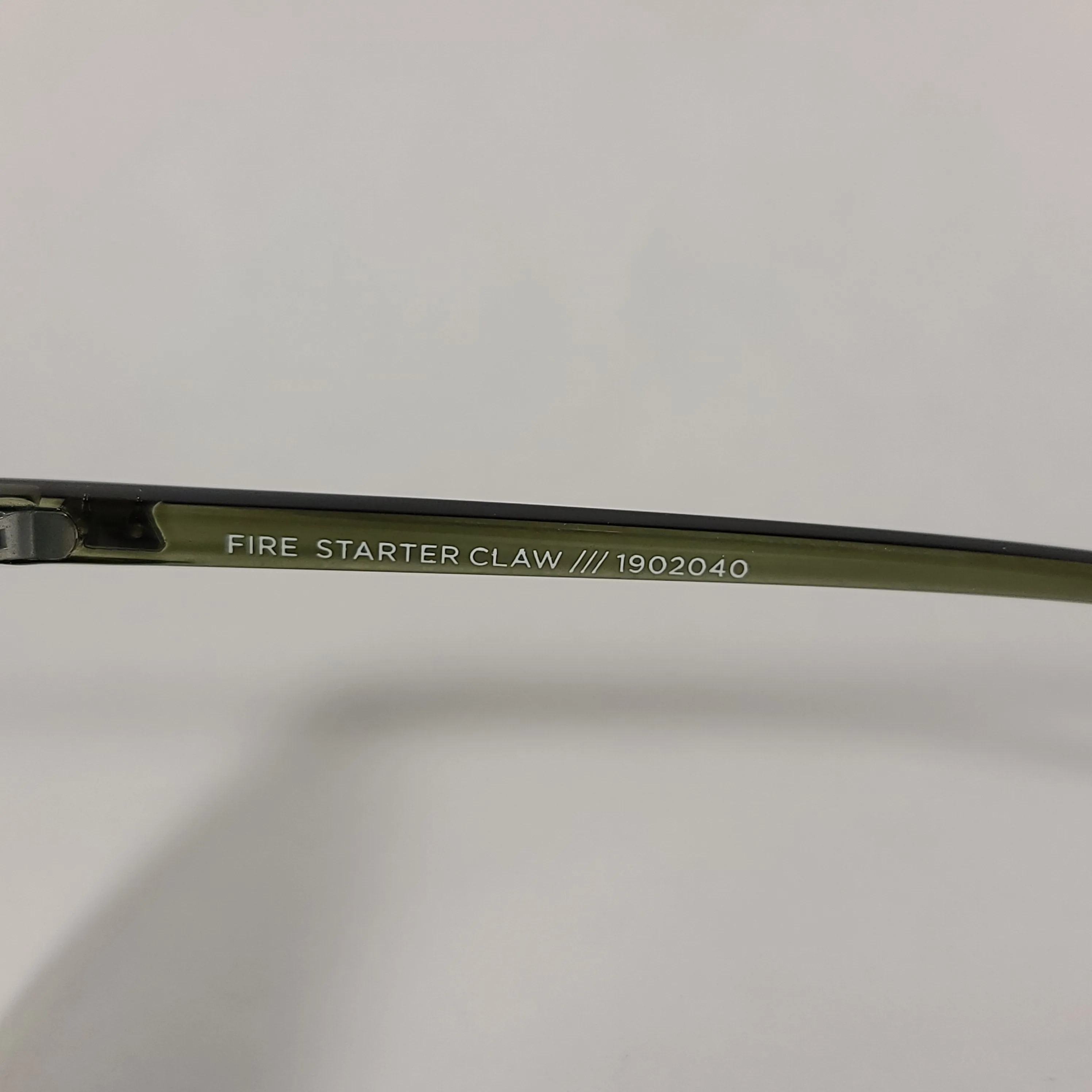 Le Specs Fire Starter Claw Round Sunglasses Green Khaki Frame Green Gray Lens LSP1902040