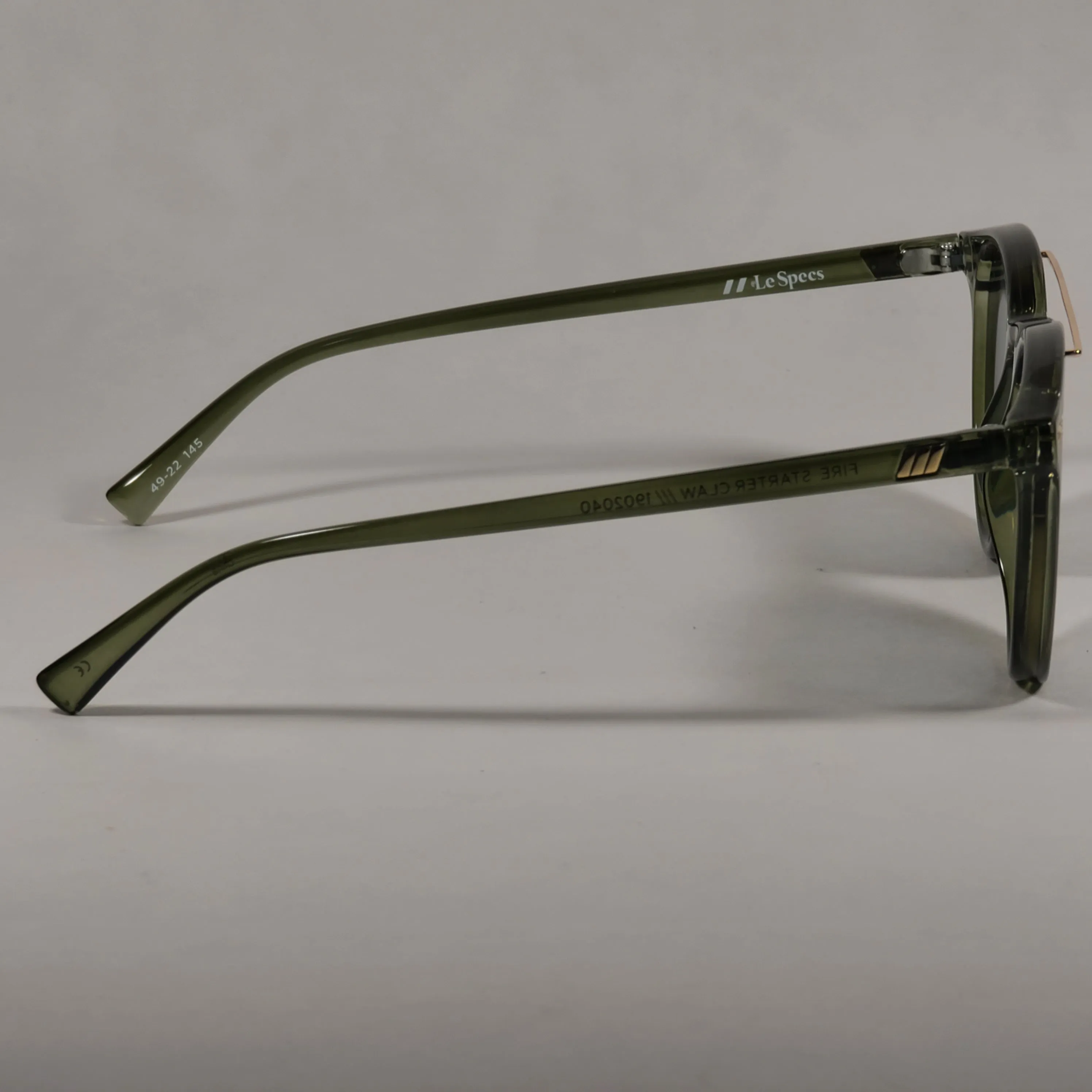 Le Specs Fire Starter Claw Round Sunglasses Green Khaki Frame Green Gray Lens LSP1902040