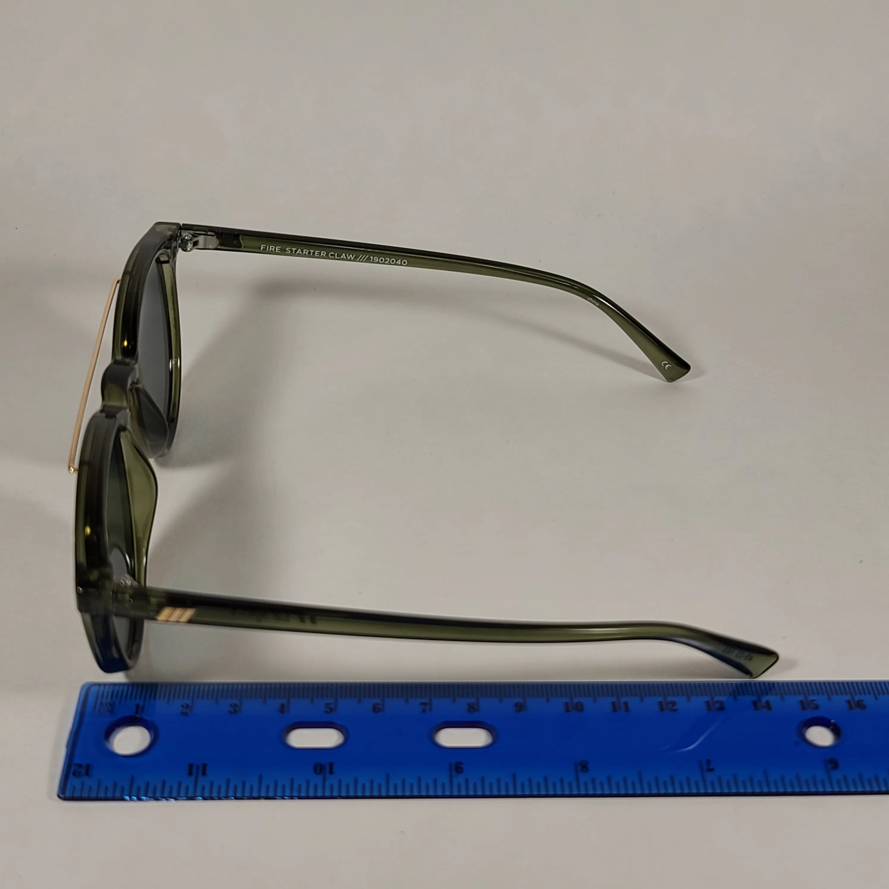 Le Specs Fire Starter Claw Round Sunglasses Green Khaki Frame Green Gray Lens LSP1902040