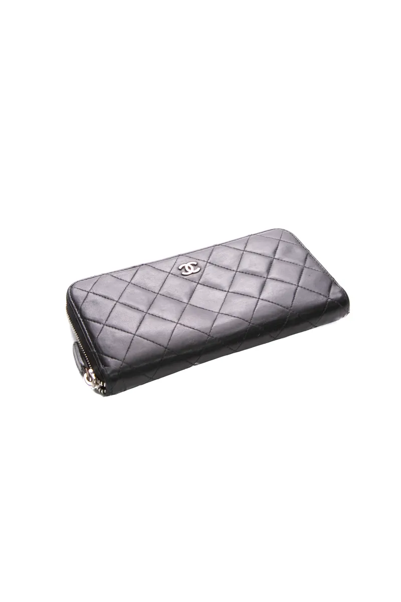 Long Zipped Wallet