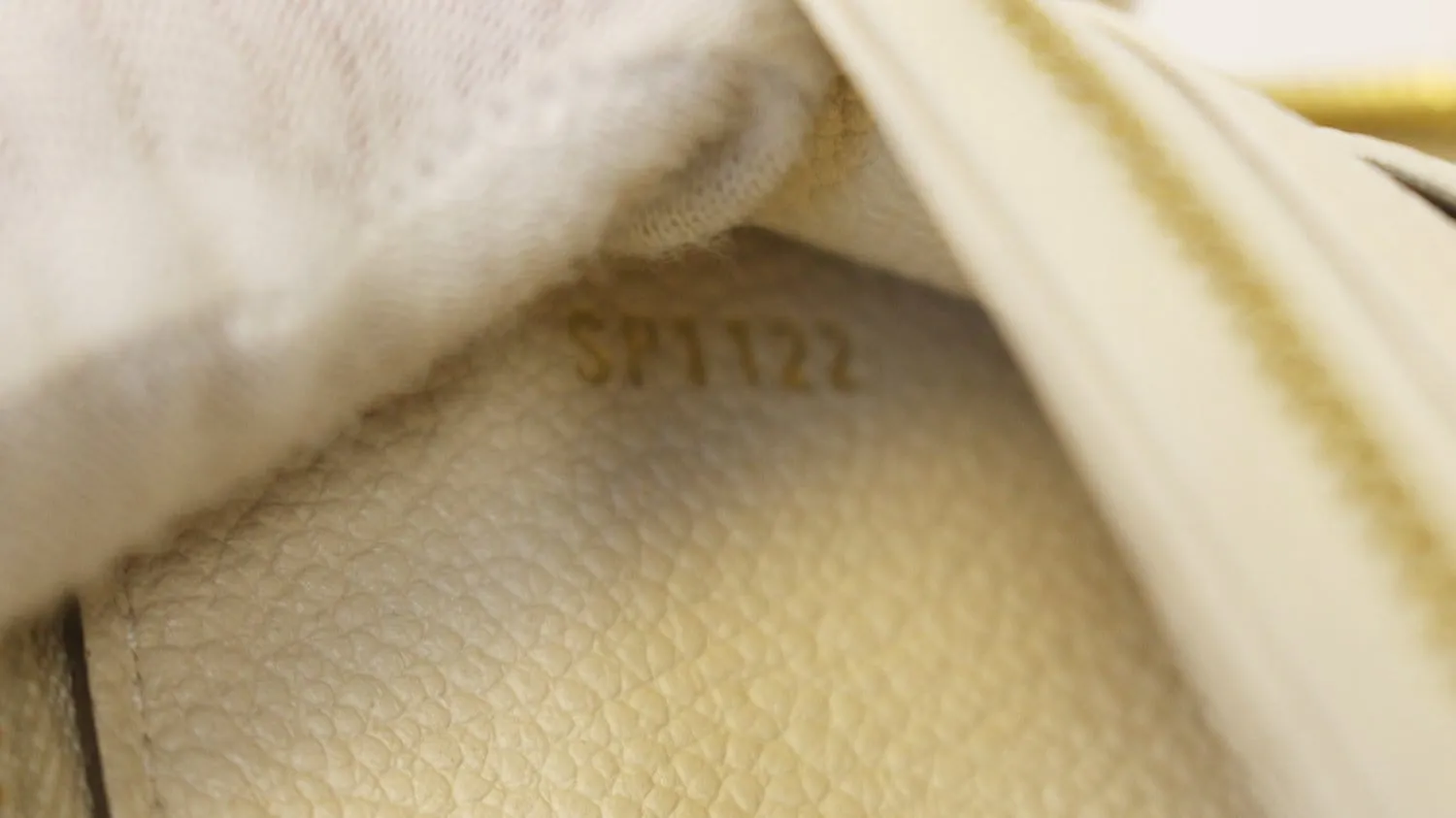 LOUIS VUITTON Empreinte Portefeuille Secret Wallet White