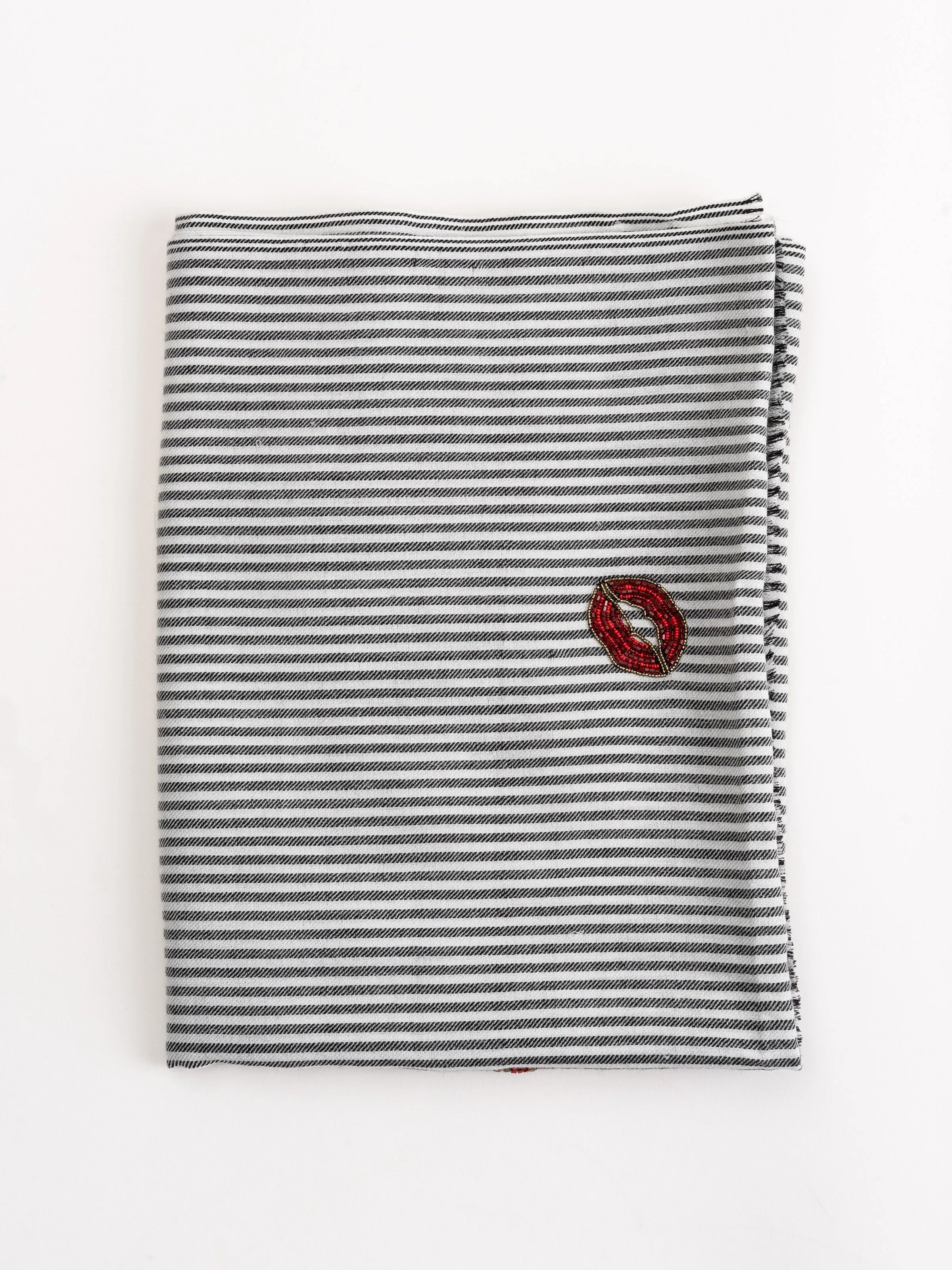pout party scarf