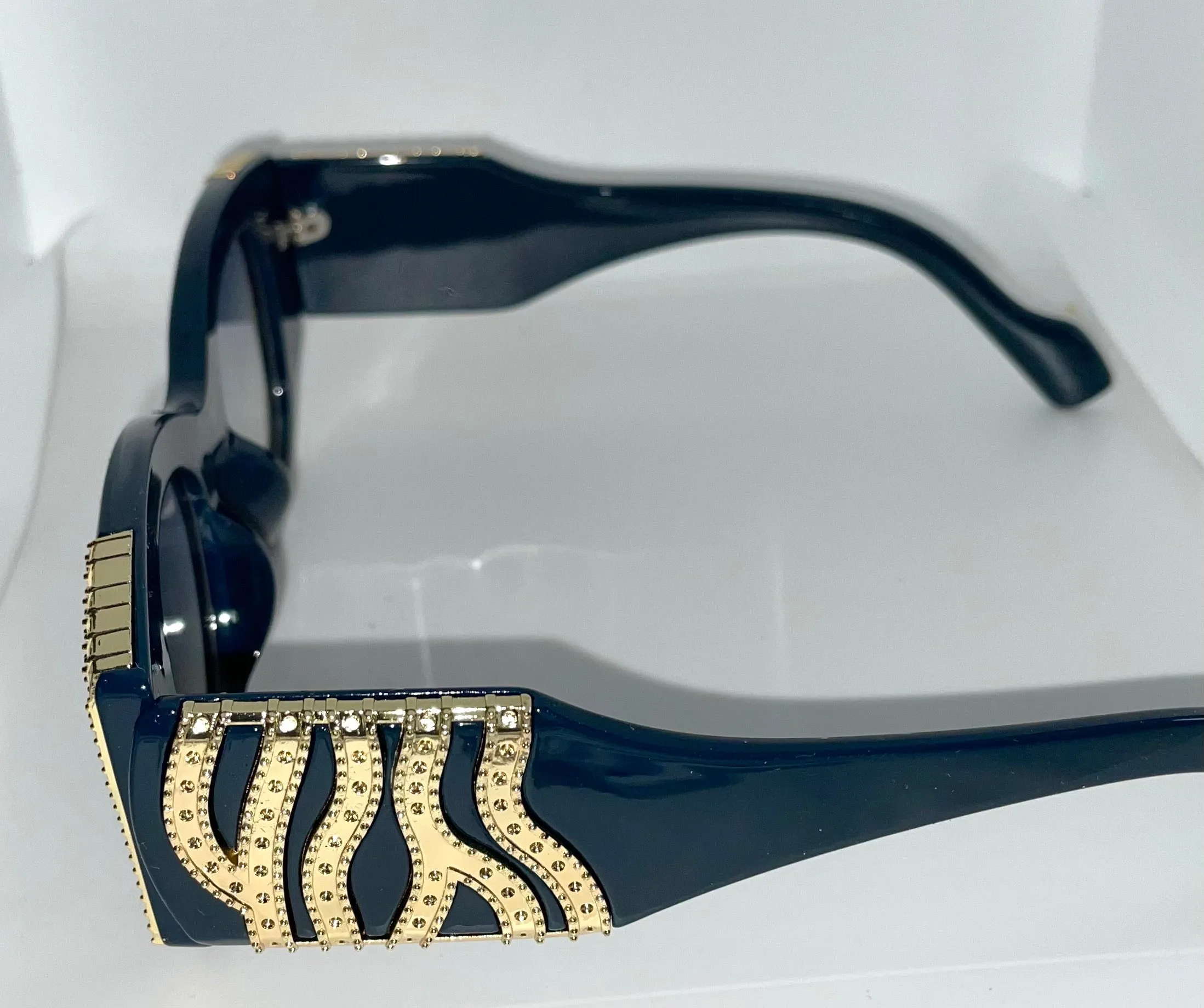 Round Eyewear