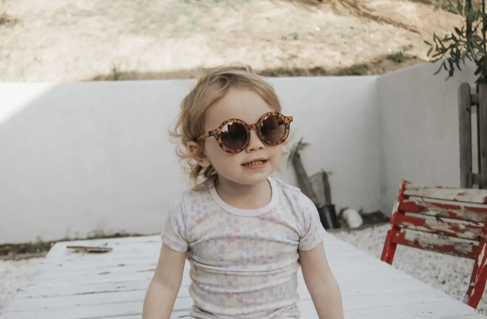 ROUND RETRO SUNGLASSES - LIGHT TORTOISE