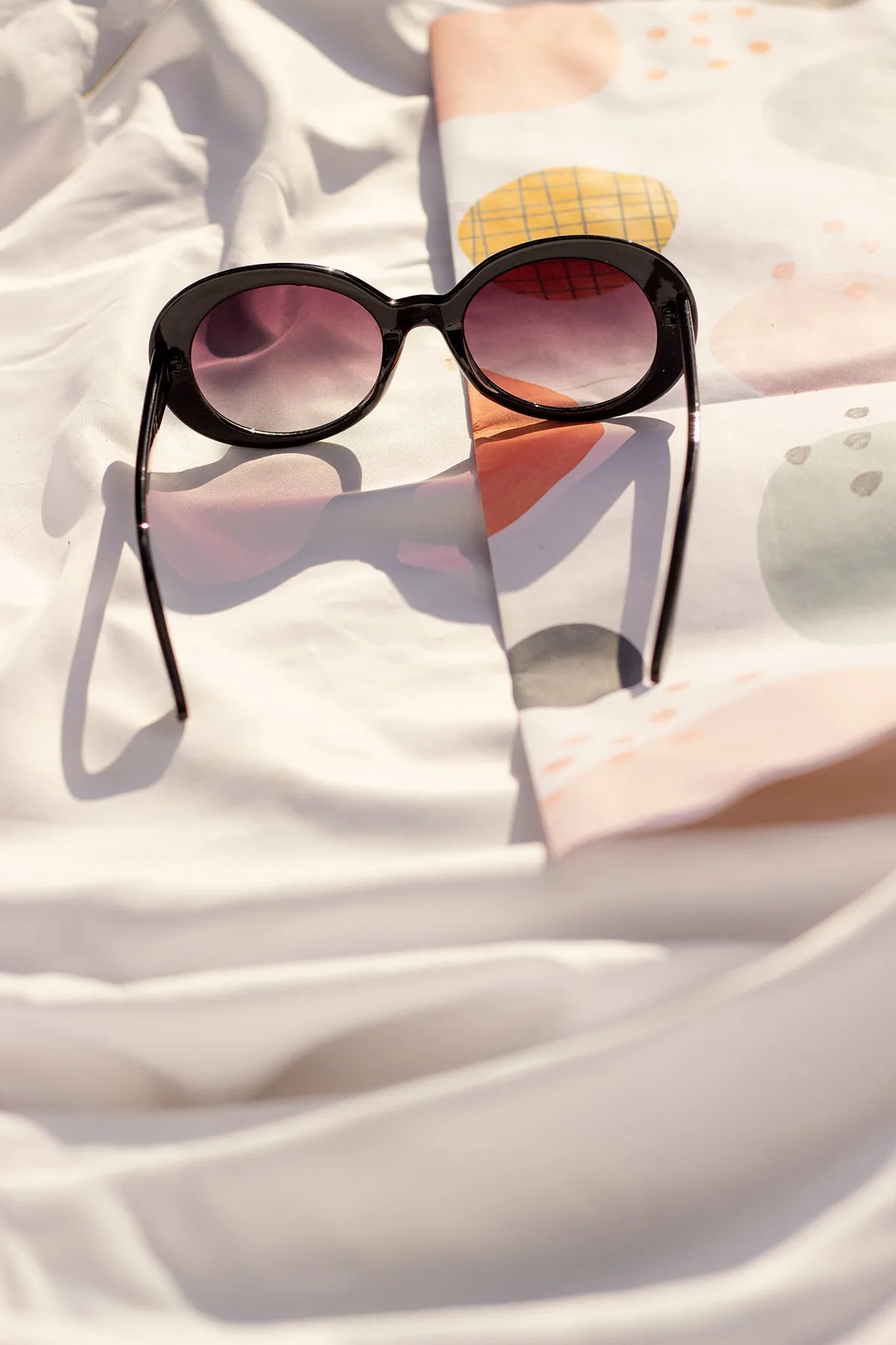 Rounded Oval Retro Style Sunglasses