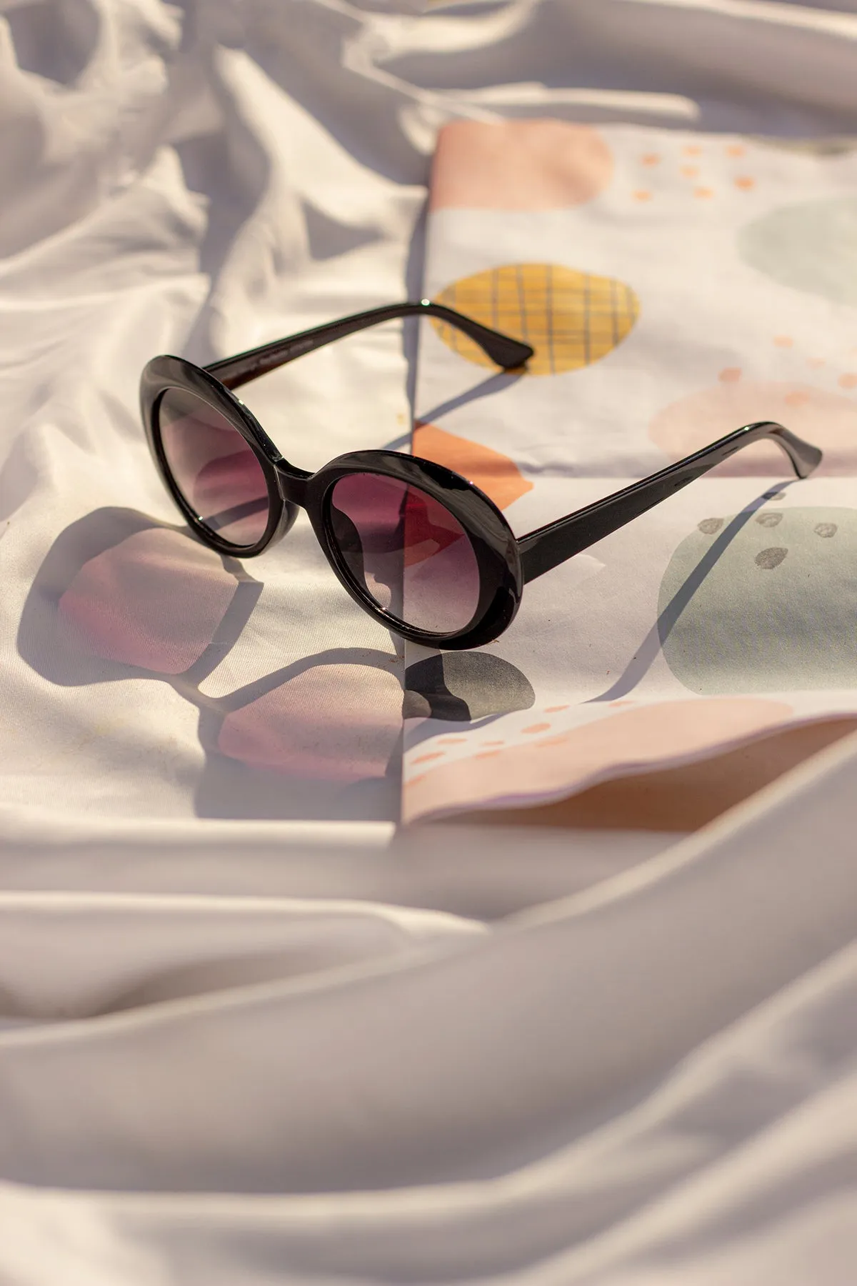 Rounded Oval Retro Style Sunglasses
