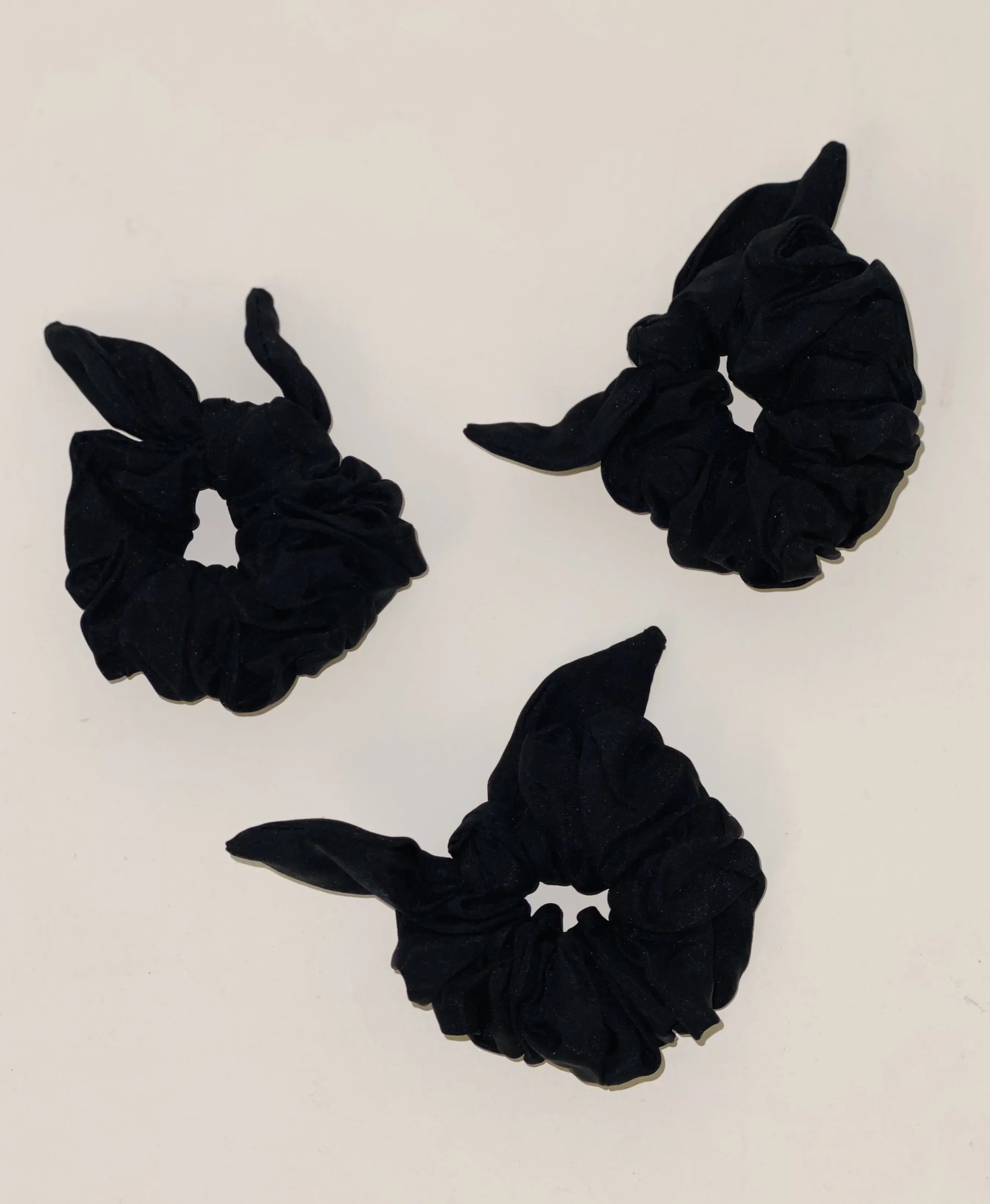 SILK SCRUNCHIE - BLACK SILK