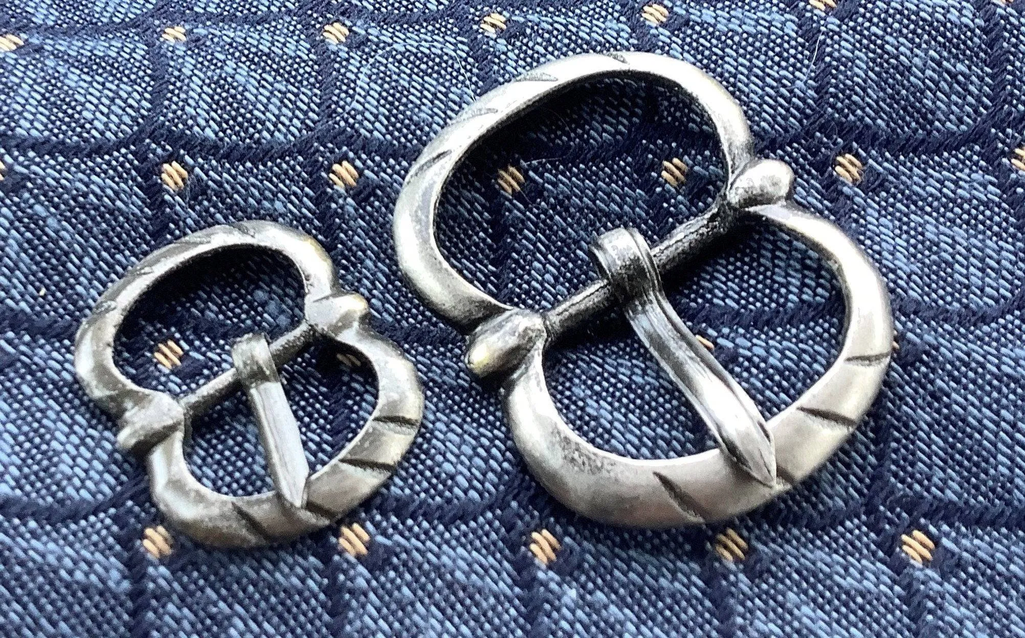 Silver incised small double buckle - (set of 2)