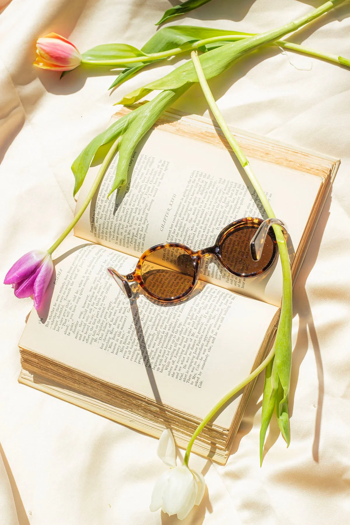 Small Round Rim Retro Look Sunglasses