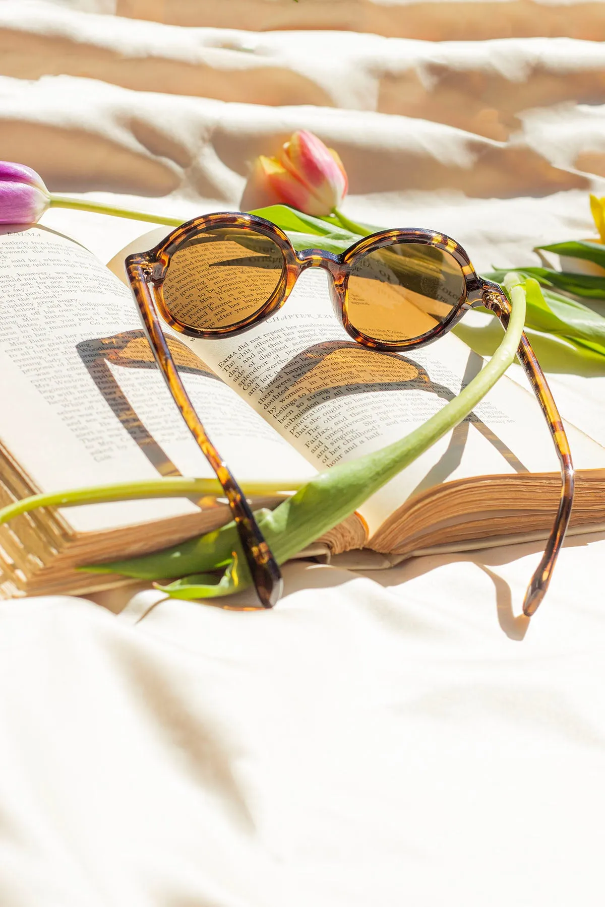 Small Round Rim Retro Look Sunglasses
