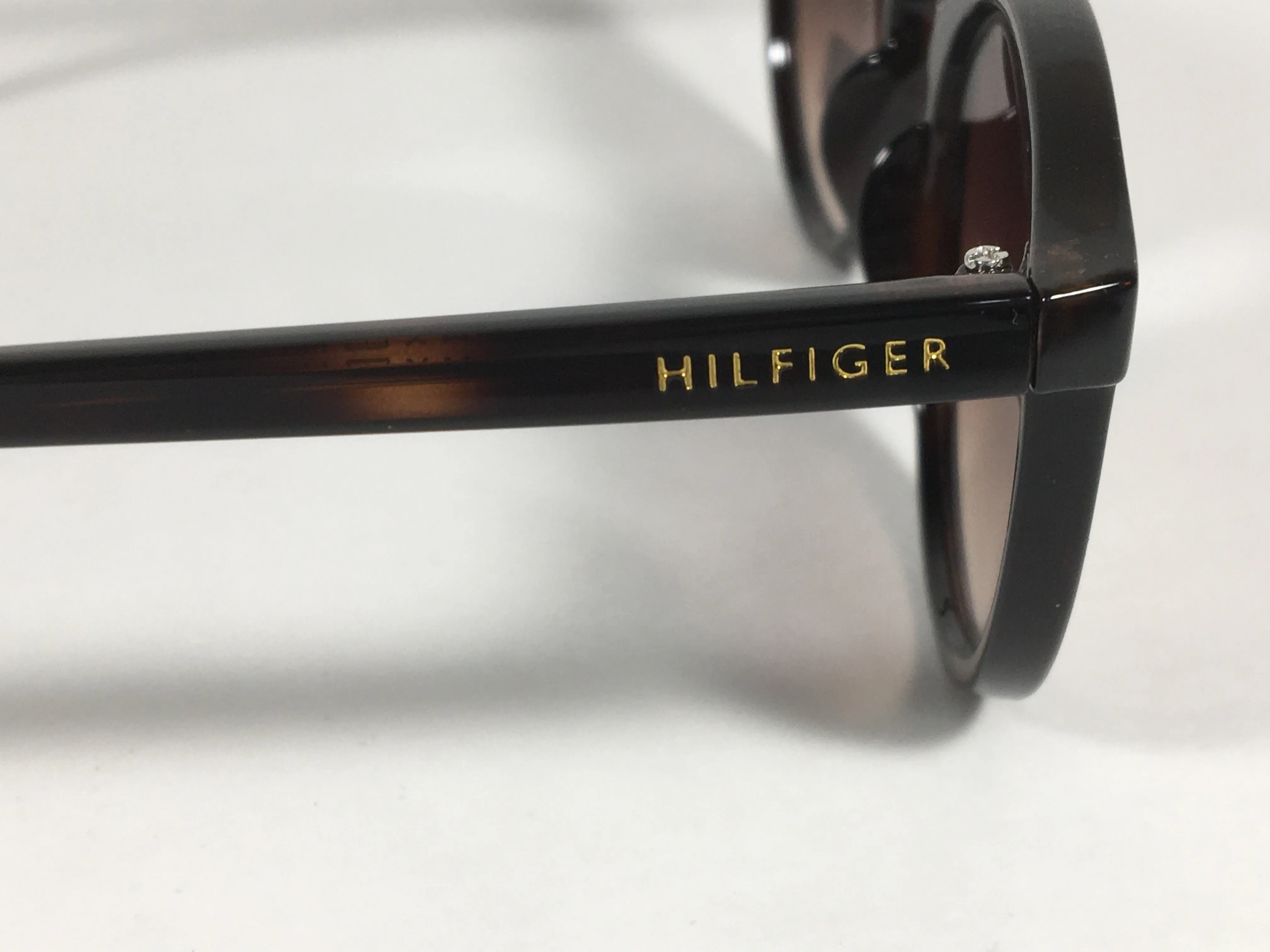 Tommy Hilfiger Stormi Round Keyhole Sunglasses Brown Tortoise Frame Brown Gradient Lens STORMI WP OL471