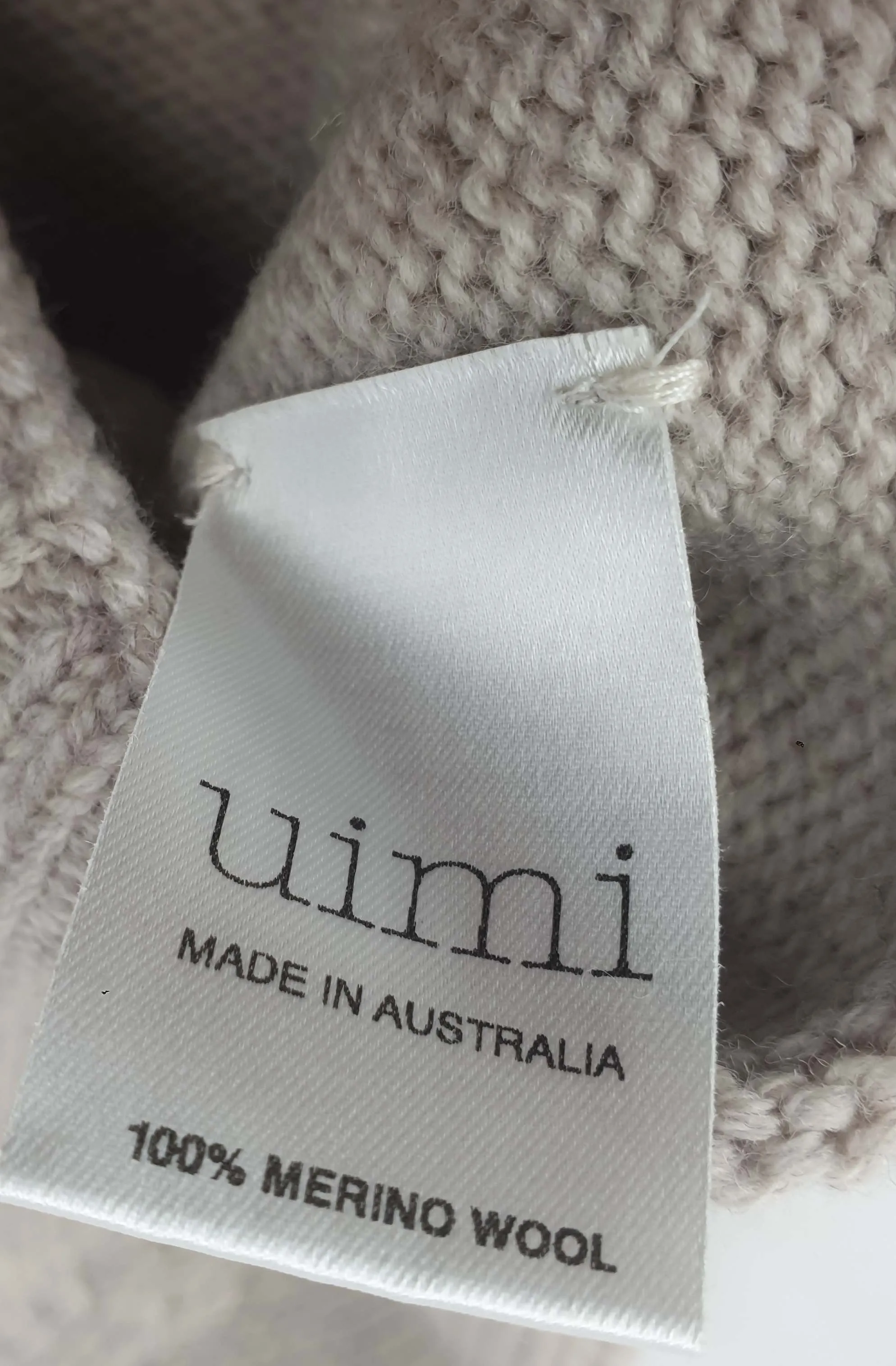 Uimi natural coloured 100% merino wool knit beanie