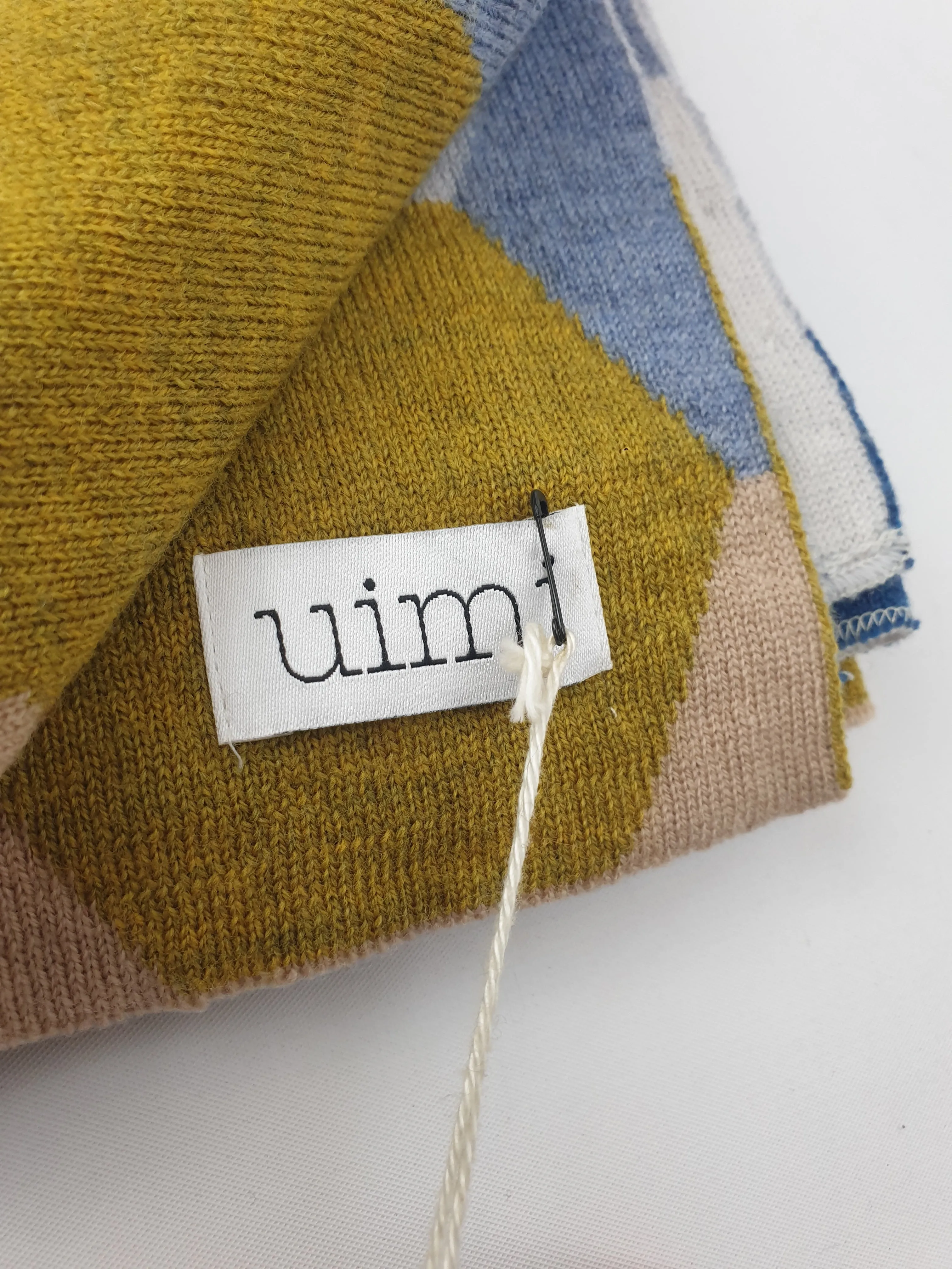 Uimi wide hexagon print 100% merino wool scarf/shawl