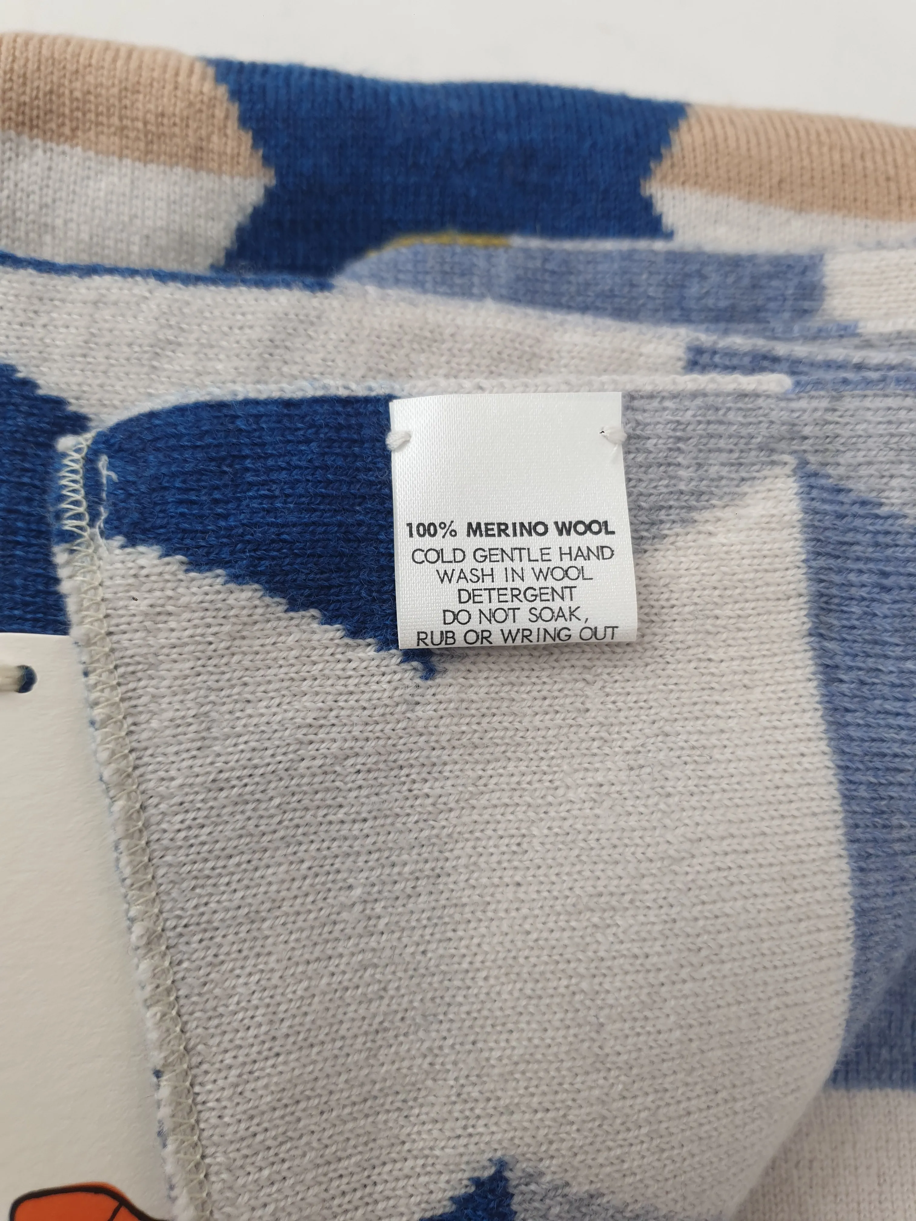 Uimi wide hexagon print 100% merino wool scarf/shawl
