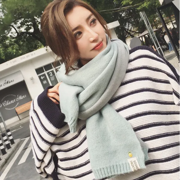 Warm knitted wool scarf KF90054